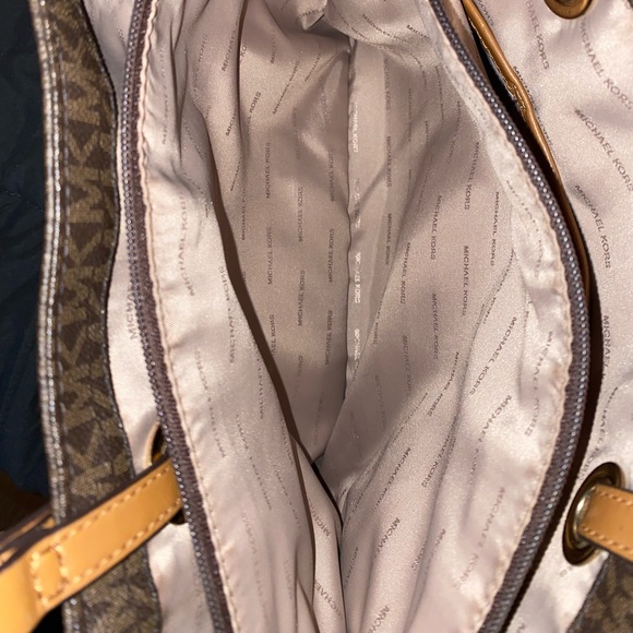 ✰ Like New Michael Kors MK Brown Jet Set Tote ✰ - Picture 8 of 8